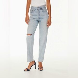 Denim Forum
The '90s Boyfriend Hi-rise Loose Jean (J4)